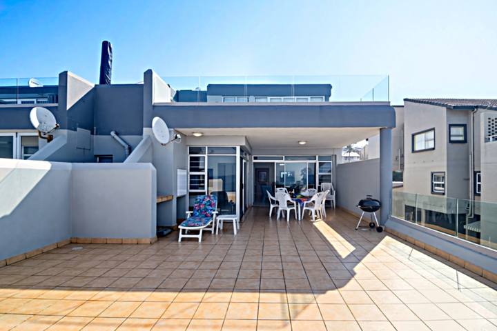 Tontiki 12 Patio 5